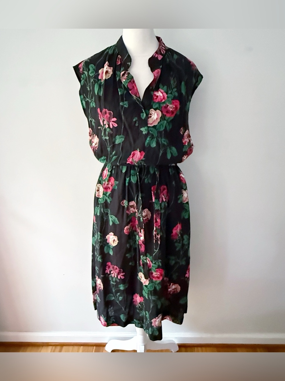 Vintage Women 70s Floral Belted Midi Dress Size 8 Dark Romance Garden Feminine